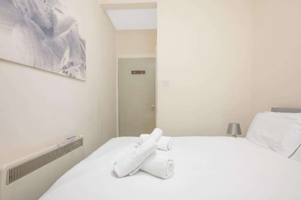 Two Bedroom Apartment-Central Edinburgh-Old Town-Licensed Екстериор снимка