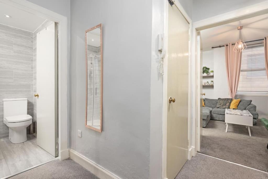 Two Bedroom Apartment-Central Edinburgh-Old Town-Licensed Екстериор снимка