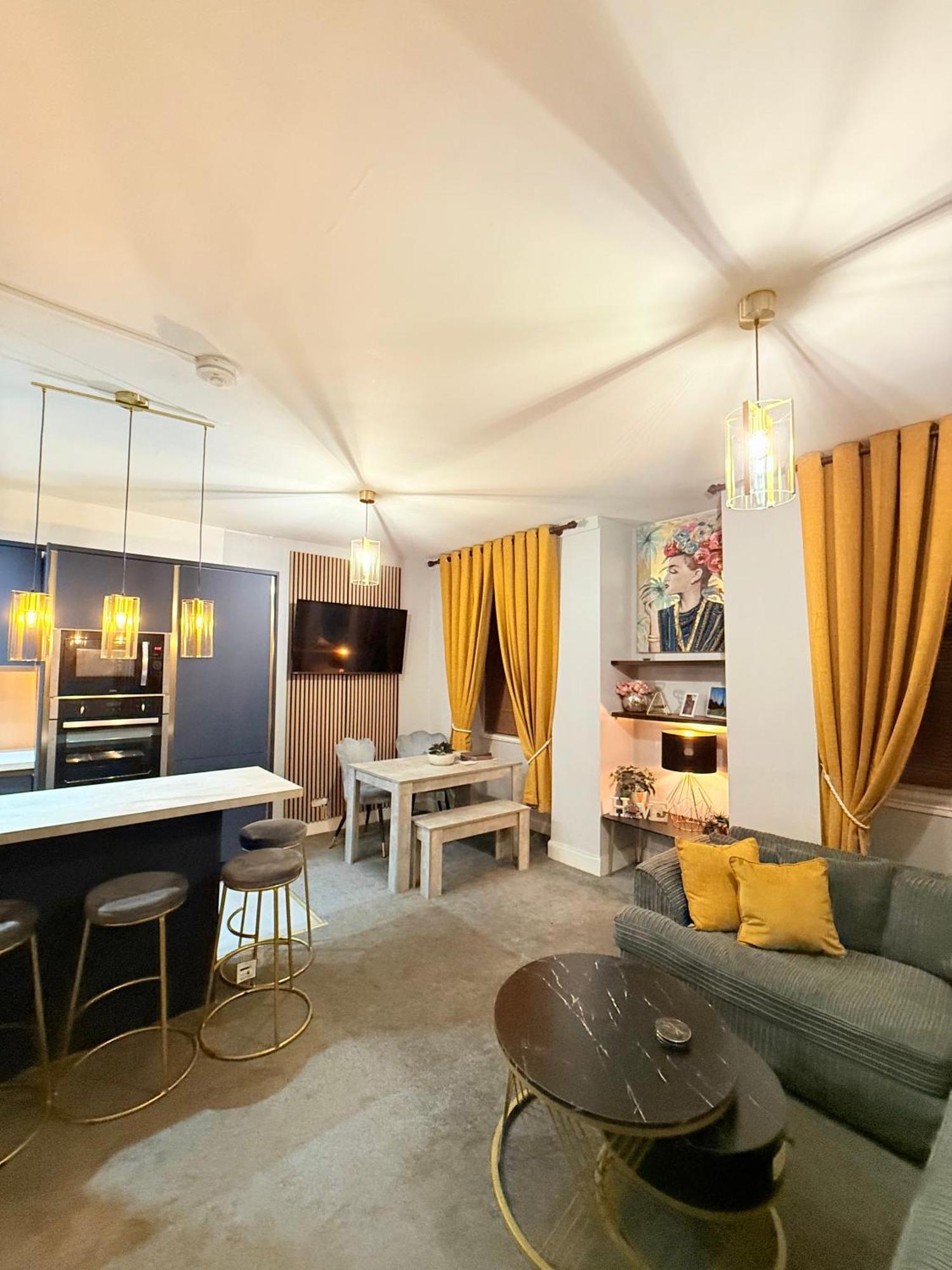 Two Bedroom Apartment-Central Edinburgh-Old Town-Licensed Екстериор снимка